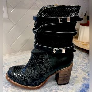 Freebird Baker Booties black size 8 NEW Never worn!